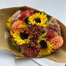 Load image into Gallery viewer, Happy Graduation Bouquet
