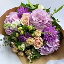 Load image into Gallery viewer, Happy Graduation Bouquet